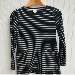 💥 Merona Black & White Striped Top.